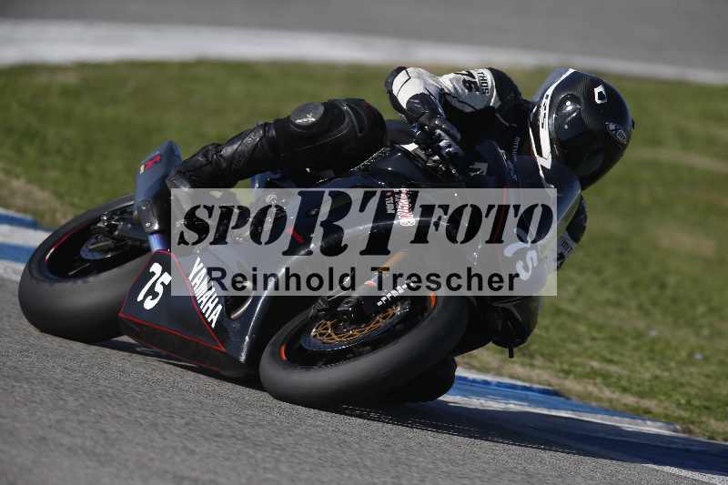 /Archiv-2024/02 29.01.-02.02.2024 Moto Center Thun Jerez/Gruppe schwarz-black/75